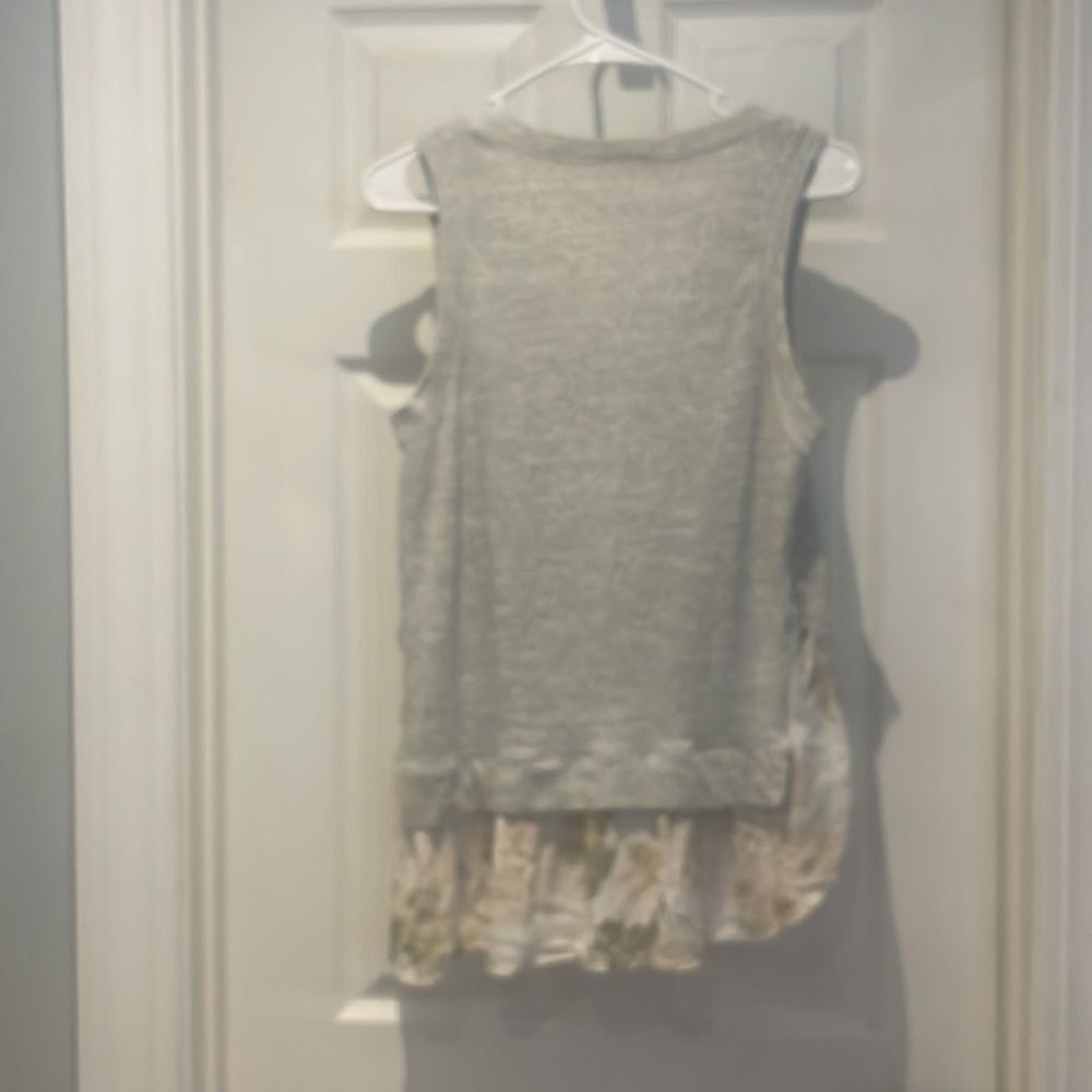 Anthropologie Deletta vneck floral blouse SZ medium - Picture 6 of 6